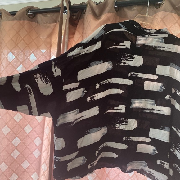 ASOS paint brush stroke patterned button down black and white top - Picture 2 of 5
